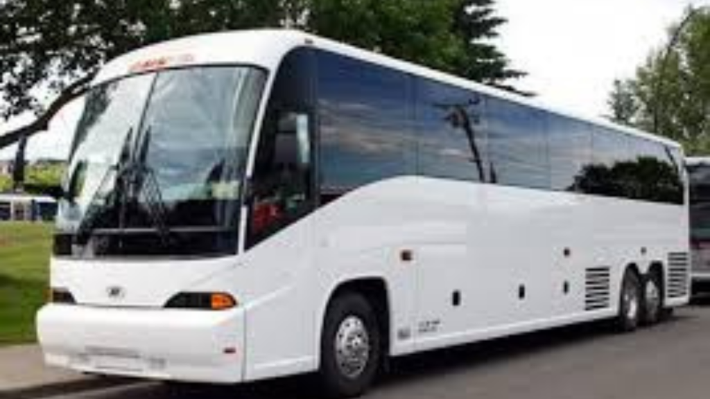 Visit NYC’s Top Tourist Spots Comfortably with New York Charter Bus Rental