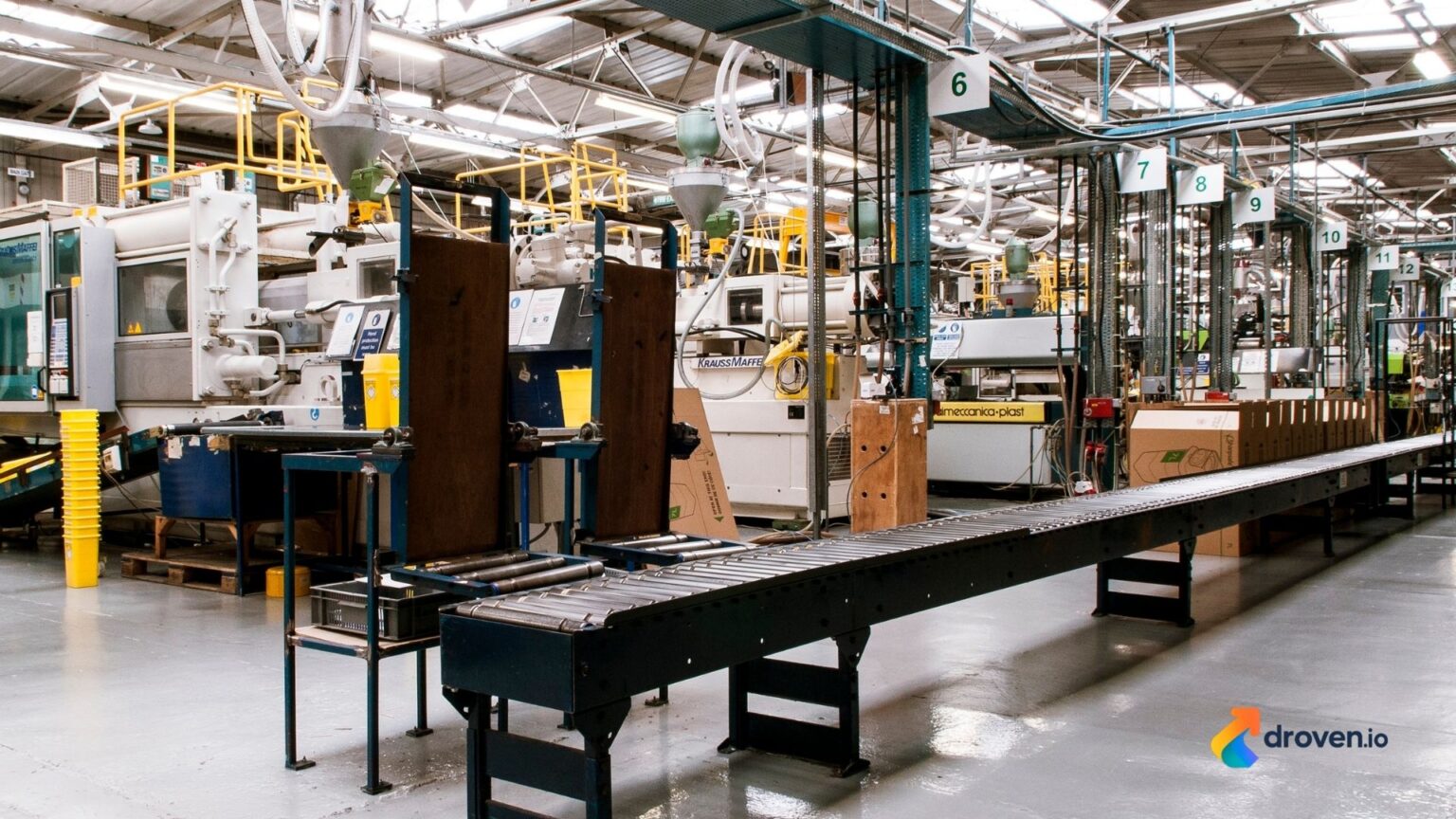 Industrial busbar machine cutting, punching, and bending copper busbars