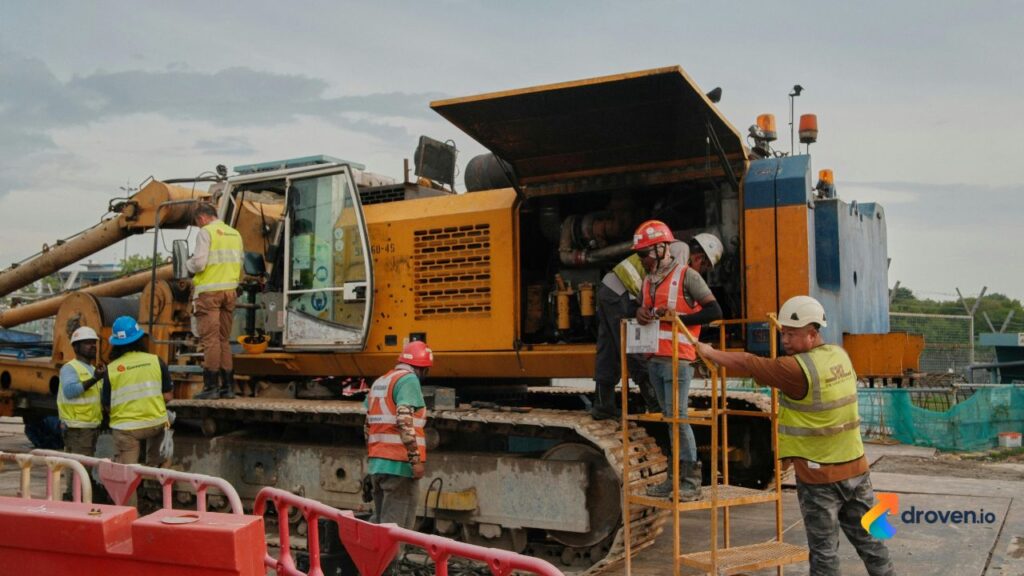 construction equipment tracking solutions