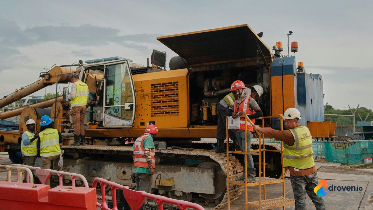 construction equipment tracking solutions